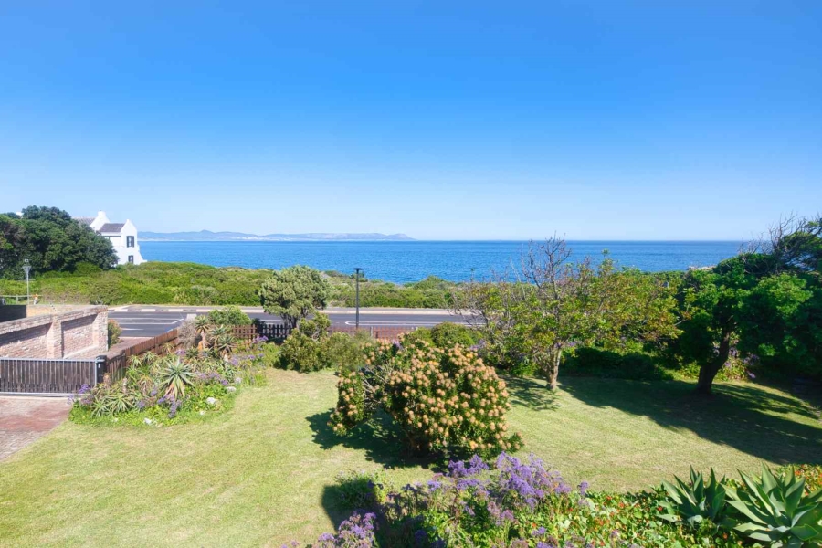 4 Bedroom Property for Sale in Westcliff Western Cape